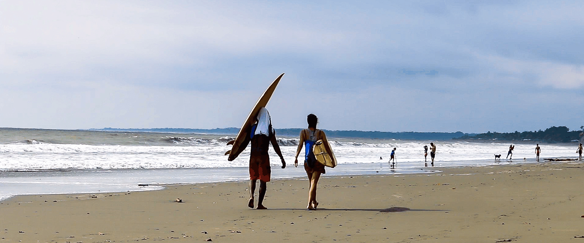 Surfing en Ladrilleros